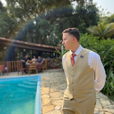 lipe_pit8's profile picture. Entre fé, cultura e histórias que inspiram | Aprendendo com o mundo e refletindo pelo caminho.