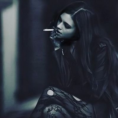 taintedblackblu's profile picture. 🌕Why do I keep doing this to myself?