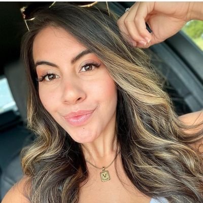 Adelinelopez212's profile picture. faz sempre o que ti faz feliz 🤗♥️
🏋️🥇
🥋➰
🧑‍⚕️🎖️
🇺🇸🇨🇴

@adelinelopez