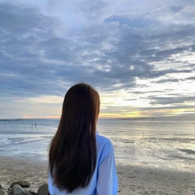 Emma5ab's profile picture. A woman's charm is not just in her appearance, but in the strength and confidence within.