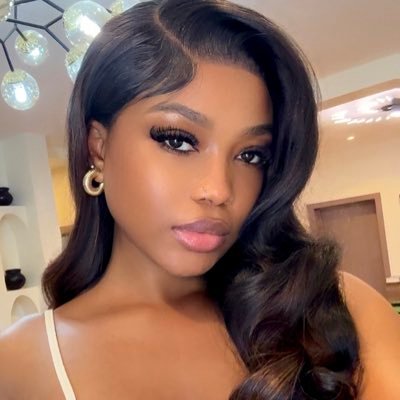 zharafenty's profile picture. Product Design | PM | IR 🌎