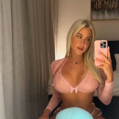 eliza331055's profile picture. Life is cold 🥶😘😘