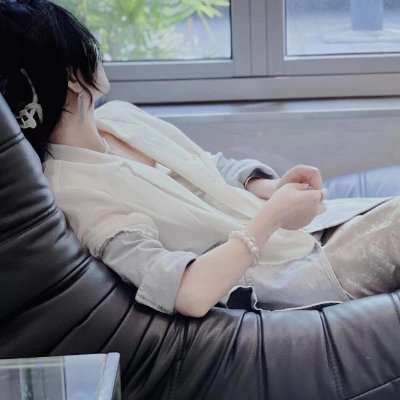 Harper2g's profile picture. True beauty shines from within, nurtured by confidence.