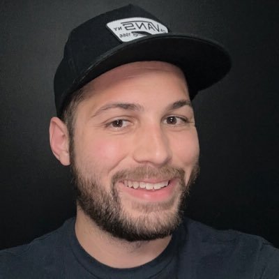austincalvelage's profile picture. UI Engineer at @clerkdev