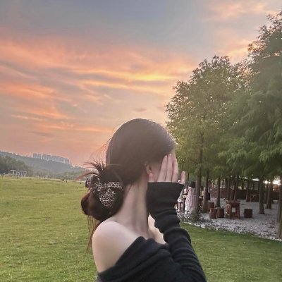 Mila3bv's profile picture. A woman's beauty doesn’t need anyone's approval.