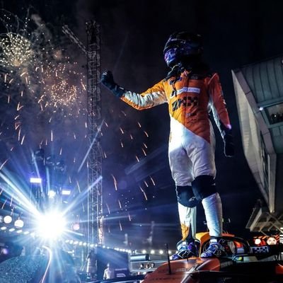 BANANIROU_FAN34's profile picture. esperando la 33.
Joshua Dürksen para la F1 
Fan de F1 del bueno, apoyo umpoco a Lando pero me gusta todo jeje