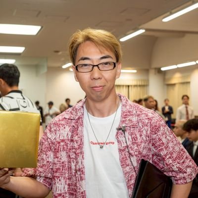momongadamon333's profile picture. 元・部長候補で終わった男｜今から勝負の40代後半リアル｜
継続は人生最大の逆転装置｜独立したいけど動けない会社員へ｜
月1で大阪・東京イベント主催｜
1年で延べ1500名参加ジャングルプロデューサー