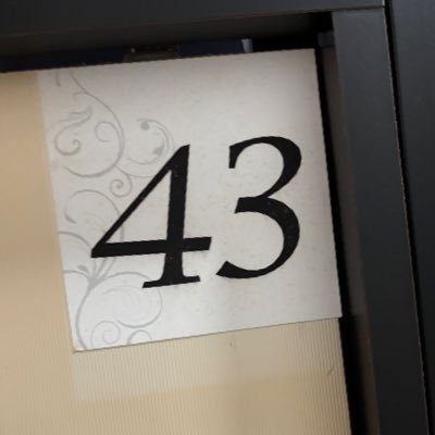 monariza99999's profile picture. よろぴく