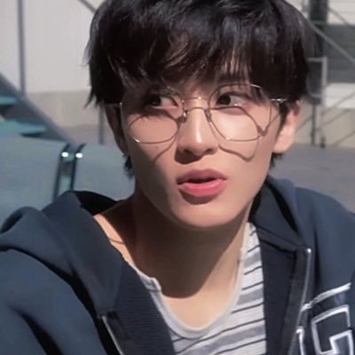 withmark2ee's profile picture. 꿀냥이와애옹이