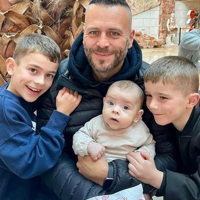 Stephen_Drew735's profile picture. Husband, father of three amazing boys and Charlton Athletic runs through my veins! 🔴⚪ #CAFC #UpTheAddicks