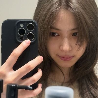 namanyaniranaaa's profile picture. hidup isinya mengeluh