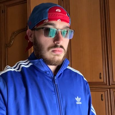 Manner04081998's profile picture. | Mantova | 27 | Musica Rap, Rock e Metal | Film | Libri | Calisthenics | Magazziniere | Anarchico individualista. 🏴