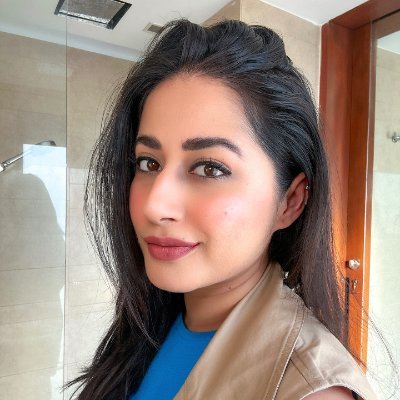 Priyaworr's profile picture. Dreamer. Creator. Coffee lover. Living life one smile at a time. ☕✨