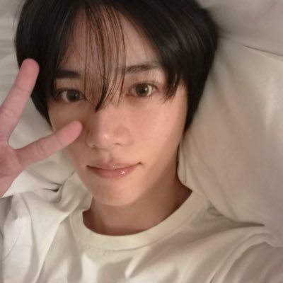 baamgeuttt's profile picture. t-t-teach me all abt ur love languageeee