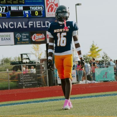 ToptNeal's profile picture. 