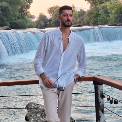bensertaclan's profile picture. Hayaller içinde gün görmeye bak🎶