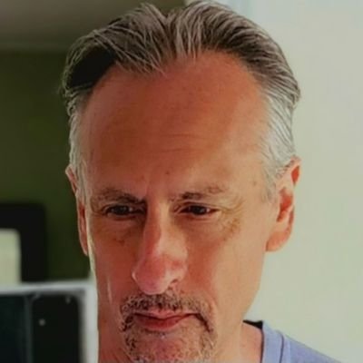 Ross_908's profile picture. exceptionally average former bassist, cheesesteak influencer, analog enthusiast, been called sarcastic, gemini  #flyeaglesfly #newyorkforever     #qobuz 🔊🎶