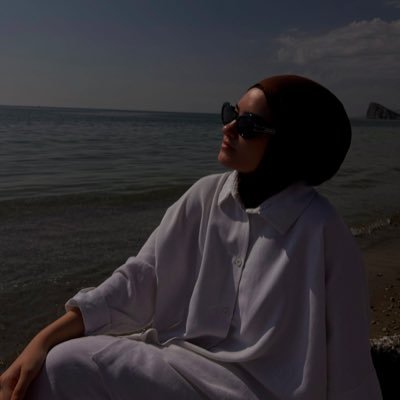 Eli kalem tutanların, gözüyle sevenlerin zamanından kalmayım.