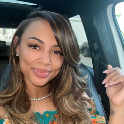 Aliceb506341646's profile picture. 