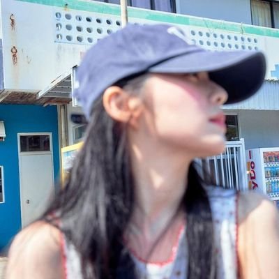 0hanzeng's profile picture. Bukan backup lagi, udahlah baca aja di pin 
melon jing