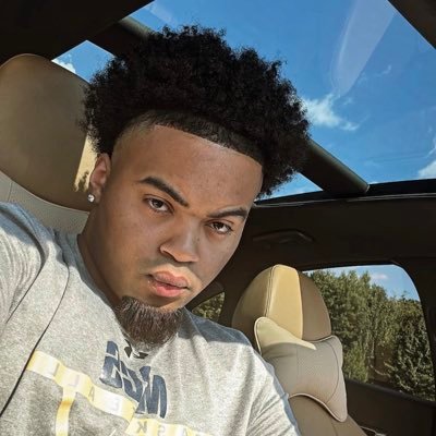 thedezjj's profile picture. University of Georgia 🐶