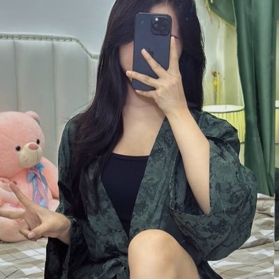 coco19835's profile picture. 🌞 Shining bright with positivity & grace 🌍💖