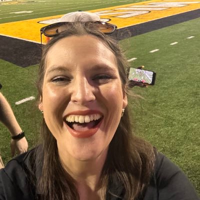 tayllahhh's profile picture. So no one told ya life was gonna be this way.. 👏👏👏👏