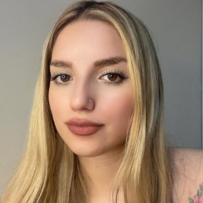 rae_solstice's profile picture. Faith • Family • Freedom ✝️🇺🇸
Coffee + Country music 🎶 + MAGA spirit ✨
#IFBAP