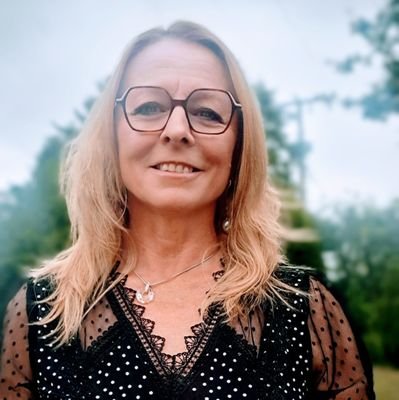 ChrysHart's profile picture. Epicurieuse #prevention #educationalasante #santescolaire
Personnel de Santé à l'EN