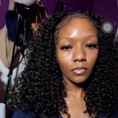 minaabandss's profile picture. aquarius