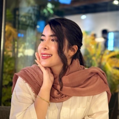 khanum_nb's profile picture. کمال گرا و سردرگم