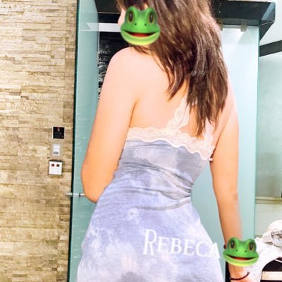 rebecarene123's profile picture. tu vecina de confianza 24 años talla 3 y me encanta mucho xes míralo pero al revés 😅super alivianada sígueme en @rebecarene52