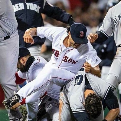 goldgloveceddy's profile picture. stuntin like joe kelly in the specs