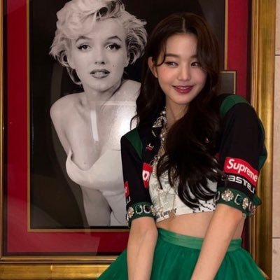 ilovekiikii's profile picture. ربي كما سيّرت الشمس تمشي في فلكها لتخرج فجرًا، على هذه الأرض سيّر لي عظيم الأمر واجعل شمسي في الداخل، تشرق دون انقطاع.