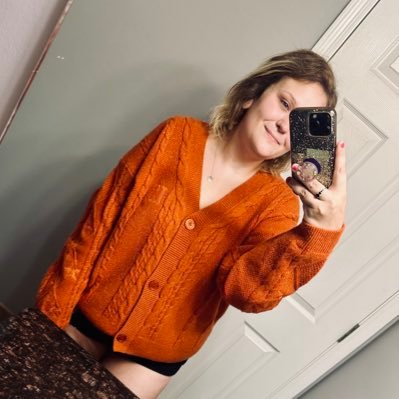 lavenderhaze351's profile picture. 25 | eras tour cincy n2 | arts/crafts | 🤍 |