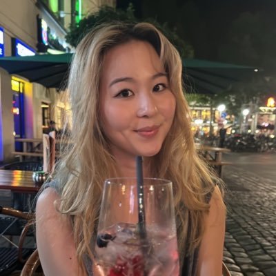 lexspecialisc's profile picture. Jura, Philosophie und Germanistik @UniBonn | schreibt, liest und twittert | death by a thousand interests