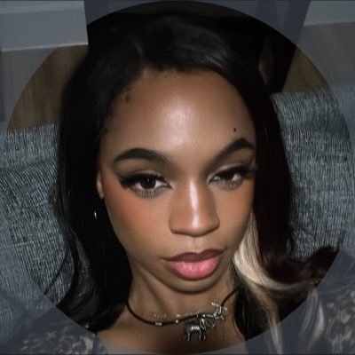 miaselenaaa's profile picture. 