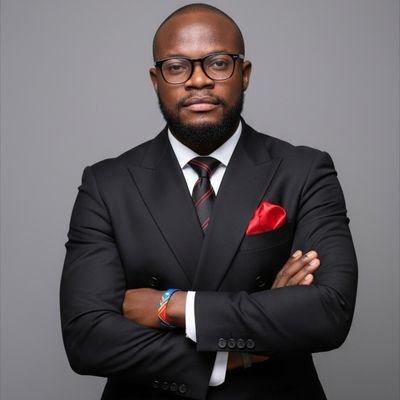 ChadrackTula17's profile picture. Homme politique,  
Licencié en informatique, 
Entrepreneur, 
Prédicateur, et
Sportif