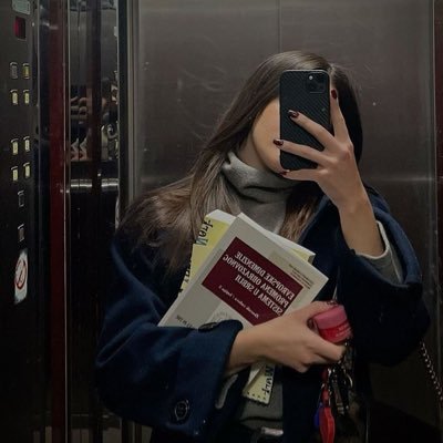 fafaalogy's profile picture. Dr 🩷🎓