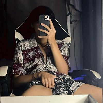 mark_guin2's profile picture. if they want to be in your life, they will be.