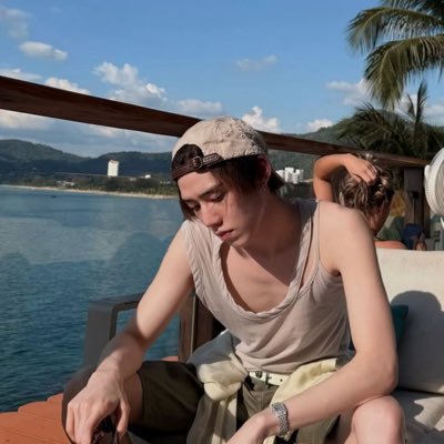 riceandluck's profile picture. I just wanted you to know that this is me trying.