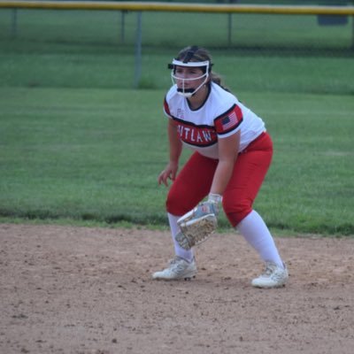 isabellehoff03's profile picture. Class of ‘27 // Uncommitted // 2B/RHCatcher/UT/SS// Major: Nursing/Sports Medicine // Unity 16U Wertman//All Glory to God🤍