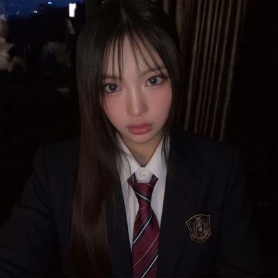 hyeinniz_'s profile picture. 