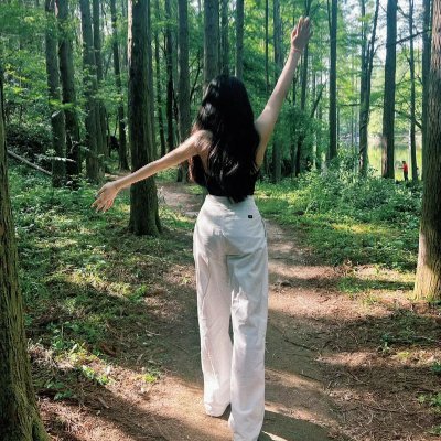 nixsavsdgg's profile picture. 韓国、オーストラリア、スイスは私にとってインスピレーションが最も豊かな場所です。
生活の小さな気持ちを捉えることも好きです。
今、日本語を勉強しています。