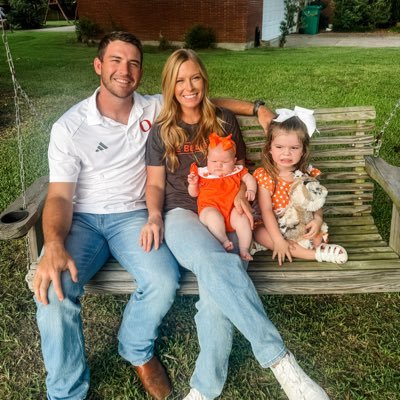 @_sarahjaneee’s Husband. Janie and Jordie’s Dad. Lamar ⚾️ Alum. Orangefield Head Baseball Coach.