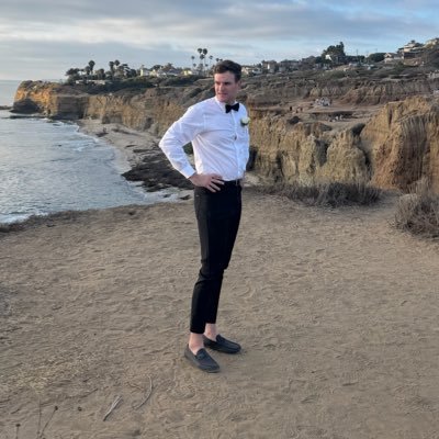 thatguyyskyy's profile picture. USN ⚓️ // IN ➡️ CA // Bears // Padres // Lakers // Liverpool // Fan of 🥊 & 🏎️