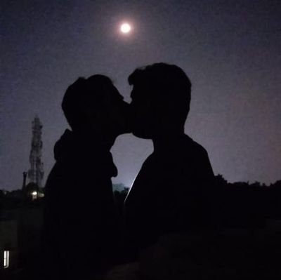 Zeeshan4noone's profile picture. Here to make genuine friend
🤡peoples are like a rainbow 🌈 disappears anytime!🍁
#Ambivert#textrovert#nictophile#calmophile