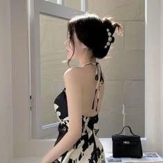 foxvt0's profile picture. With every piano piece I play, it feels like I’m sending my inner emotions through the notes to the world. The piano is my way of conversing with myself. 🎹💫