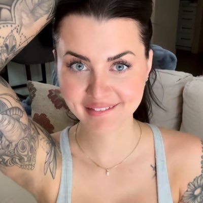 alicegreer32's profile picture. 