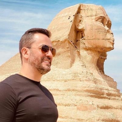 07_Mustafaa's profile picture. Driven by a passion for healing and inspiring others empower, and advocate for better healthcare access and healthier living👨⚕️